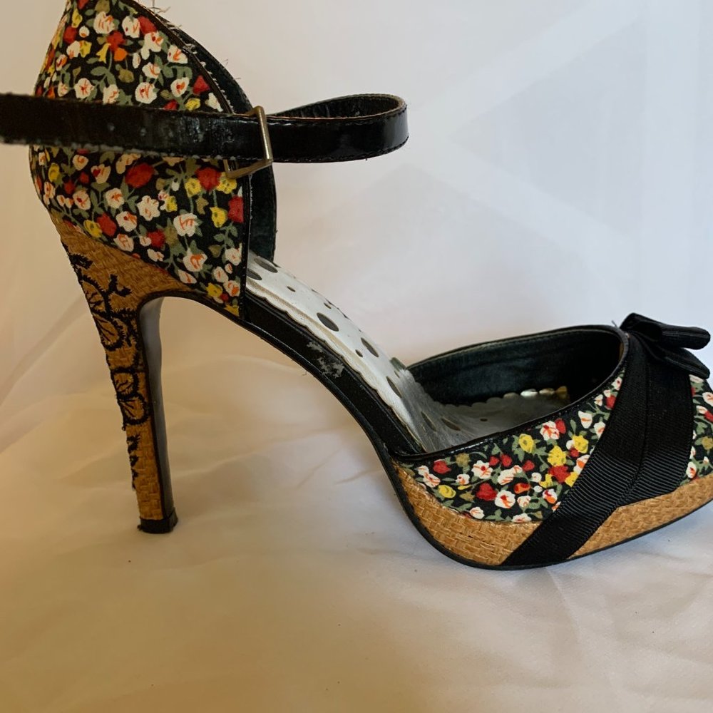 "Not Rated" high heeled shoes from Balisi (Size 9)